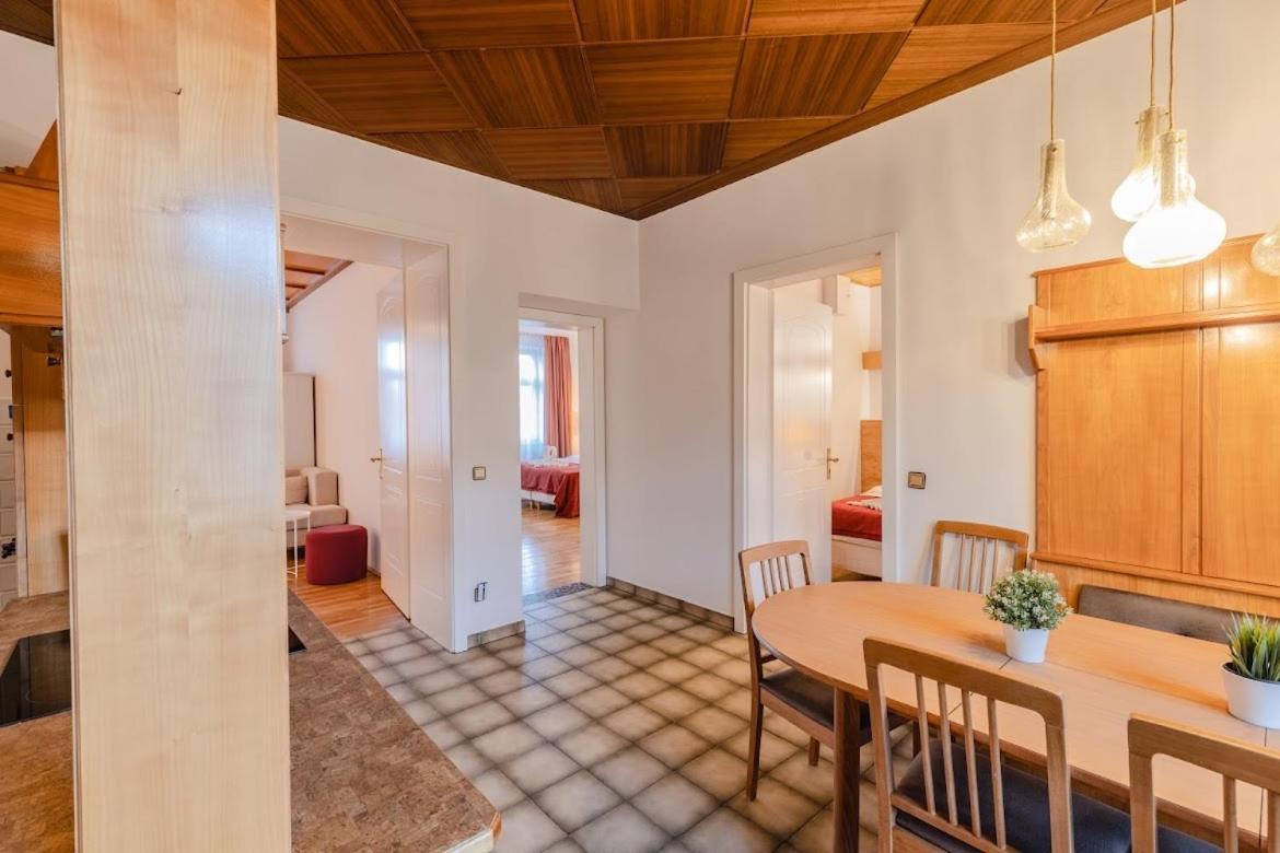 Apartament Hallo Nr 9 *